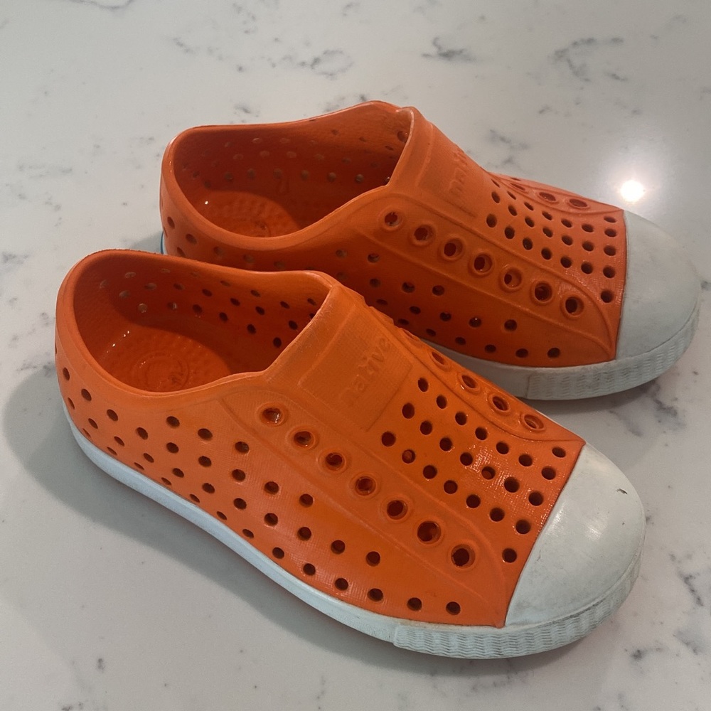 Size 8 toddler orange natives